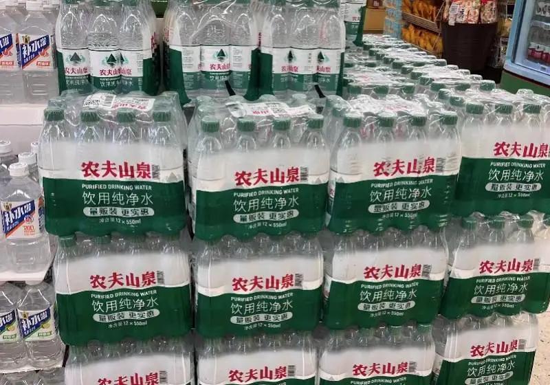 2024包装水行业风云再起：价格战、新品争议与企业内斗谁将主宰(图2)