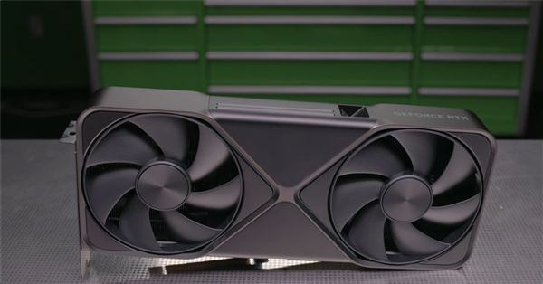 NVIDIARTX5090公版显卡开箱：包装设计彻底改变！(图2)