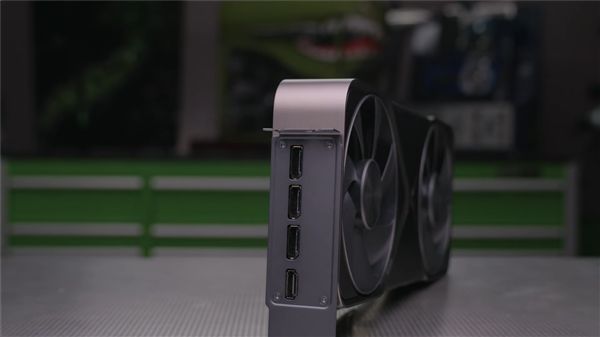 NVIDIARTX5090公版显卡开箱：包装设计彻底改变！(图3)