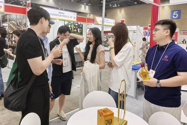 云门酱酒亮相2025首尔国际食品展醇厚酒香传递中国味道(图5)
