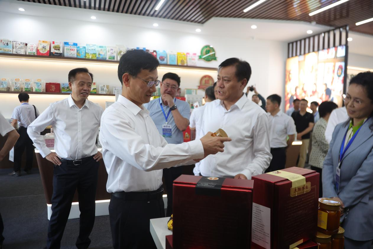 聚焦吉林粮食品牌延边光东村水田迎客来——这场实地调研亮点多多(图1)